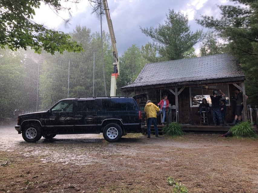 Crédit Mélanie S Dubois Contexte Une Seule Rig De Pluie Et Cadrage Serré (plutôt Que Travelling En Voiture Sous Plusieurs Rig De Pluie